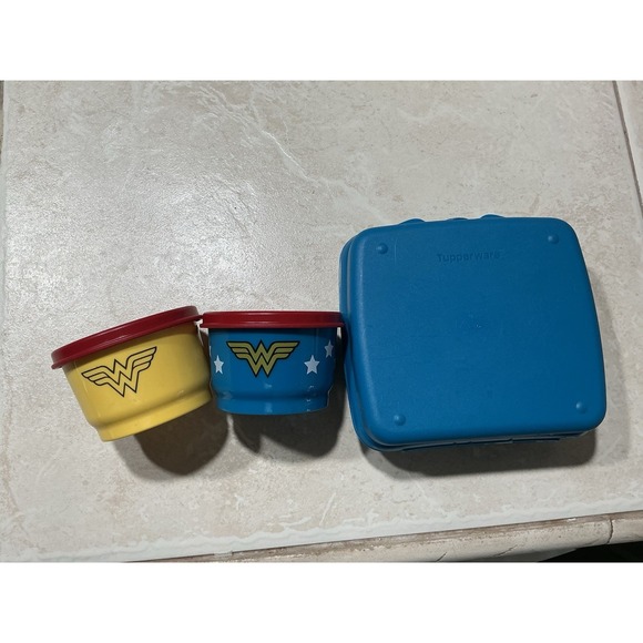 Wonder Woman Tupperware Set - Picture 6 of 14